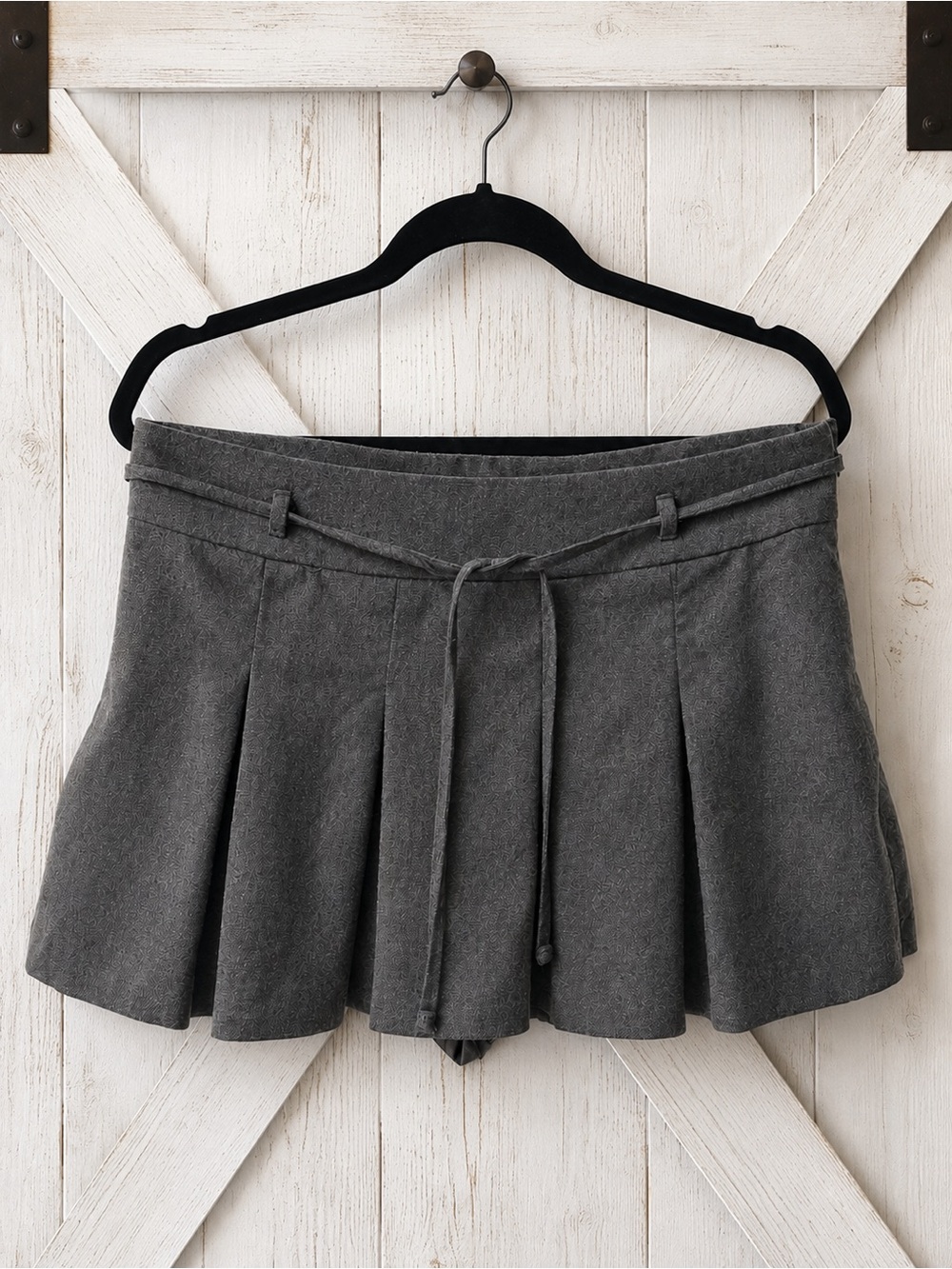 Hollister Gray Pleated Mini Skort Built In Shorts Tie Waist Size Large Preppy